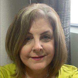 Meet your Posher, Lisa